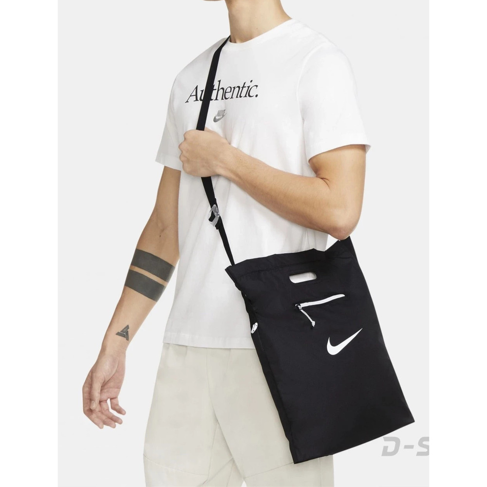 Nike Stash Tote Bag Sports Travel Packable Storage Black White DD1357 010 EUC - Picture 3 of 16